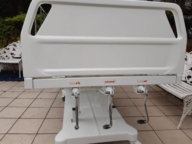 Cama hospitalar 3 manivelas,s luxo com elevação de altura - Foto 6