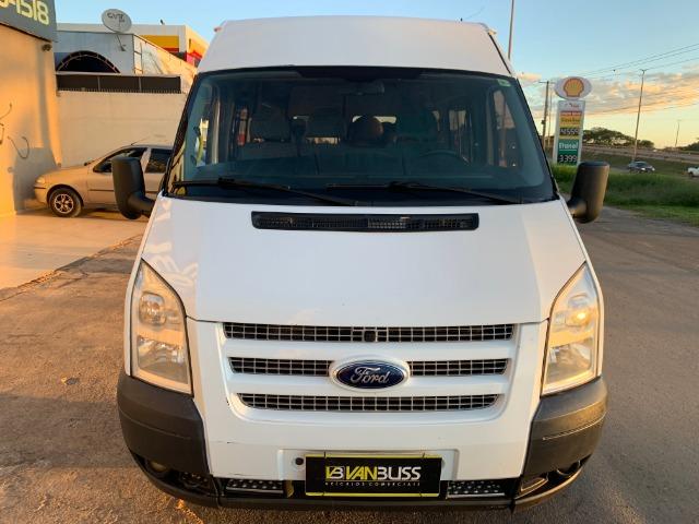 Ford Transit 350L 2013 excelente estado. Opção 20 lugares Ac Troca Ducato Sprinter master - Foto 2