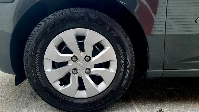 Gm chevrolet onix LT motor 1.0 flex spe/4 c manual 6 marchas 4p cinza ano 2018 35.000km. - Foto 7