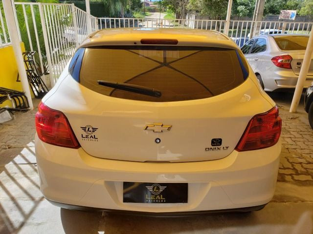Onix LT 1.0 2014 C/MyLink - Foto 6