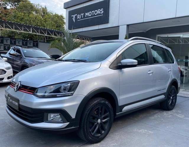 VOLKSWAGEN SPACECROSS AUT. 2015