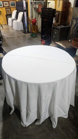 01 Toalha oxford branca de mesa redonda