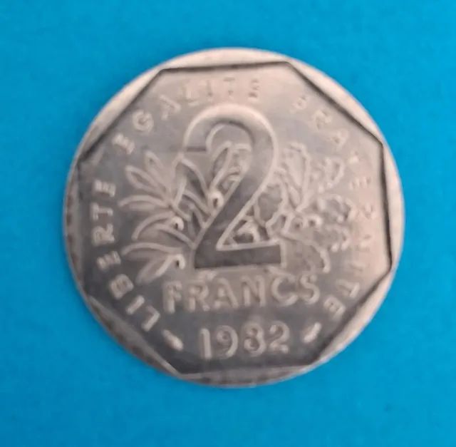 Moeda Antiga Da França - 2 Francs - 1982