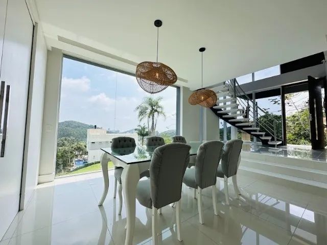 Locação Anual - Casa condomínio Fechado com 3 suítes e 6 vagas - Praia Brava - Foto 2