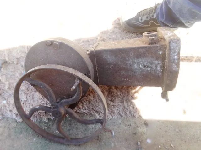 Antiga bomba d'água  - Foto 3