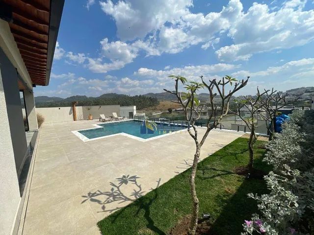 Maravilhosa Casa à Venda com 4 Suítes, Churrasqueira Integrada a Belíssima Área da Piscina - Foto 2