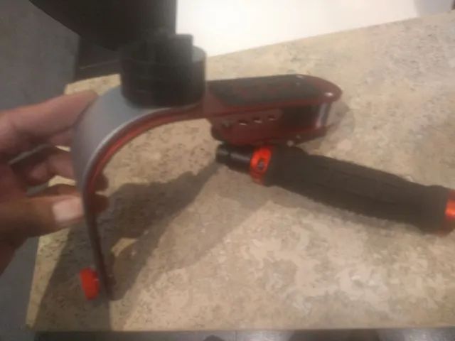 Estabilizador  para câmeras e celulares - Foto 3