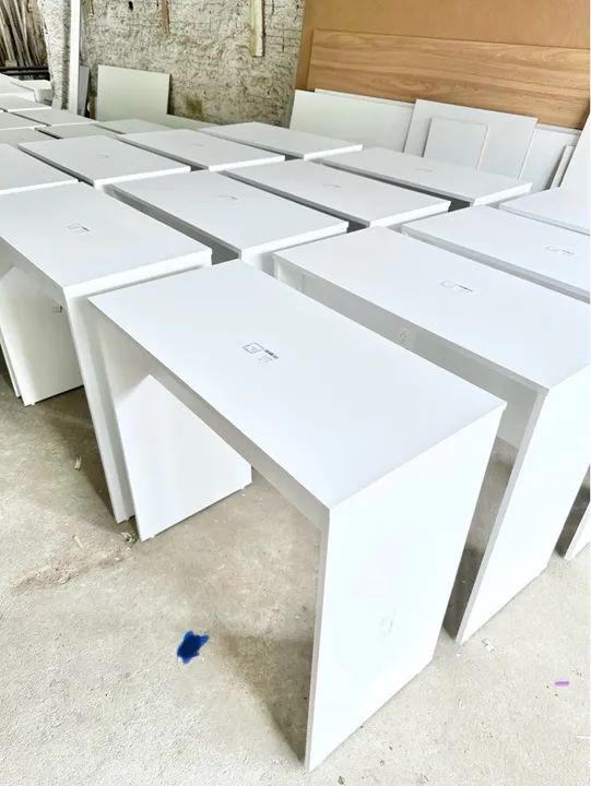ESCRIVANINHA MULTIUSO OU MESA DE MANICURE DE MDF - Foto 2