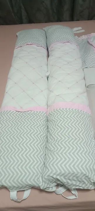 Kit berço americano  menina . 5 peças .pouco uso. - Foto 3