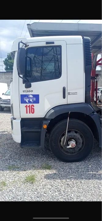 Caminhão com pneus novos - Foto 4