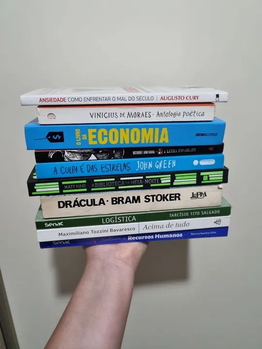 Kit com 10 livros usados diversos