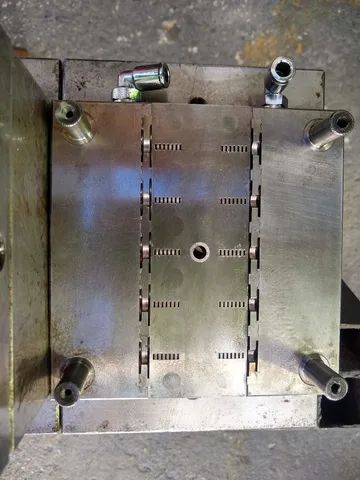 molde injeção grampo fixação  - Foto 6