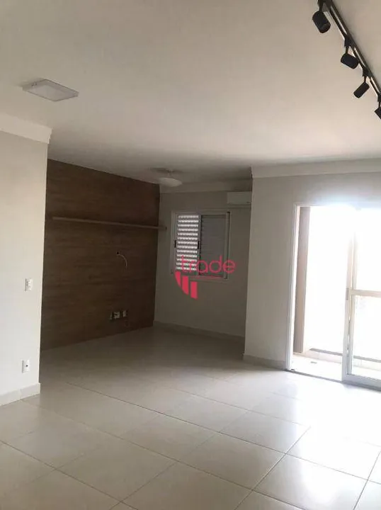 Apartamento à Venda com 03 Quartos no Jardim Palma Travassos em Ribeirão Preto com Sacada.