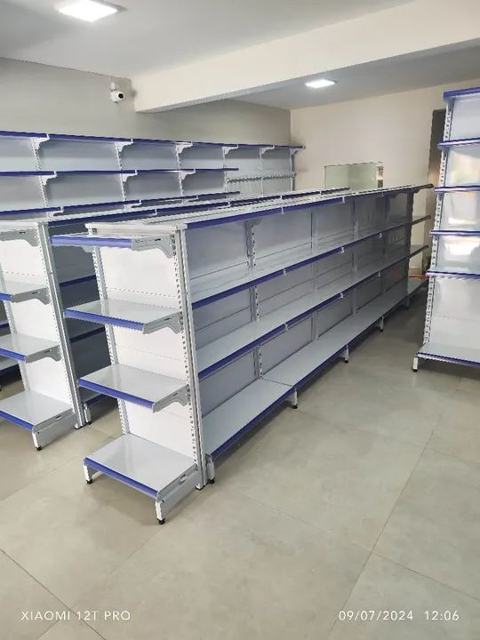 Instalação Para Farmácia Gôndolas e Balcões  - Foto 3