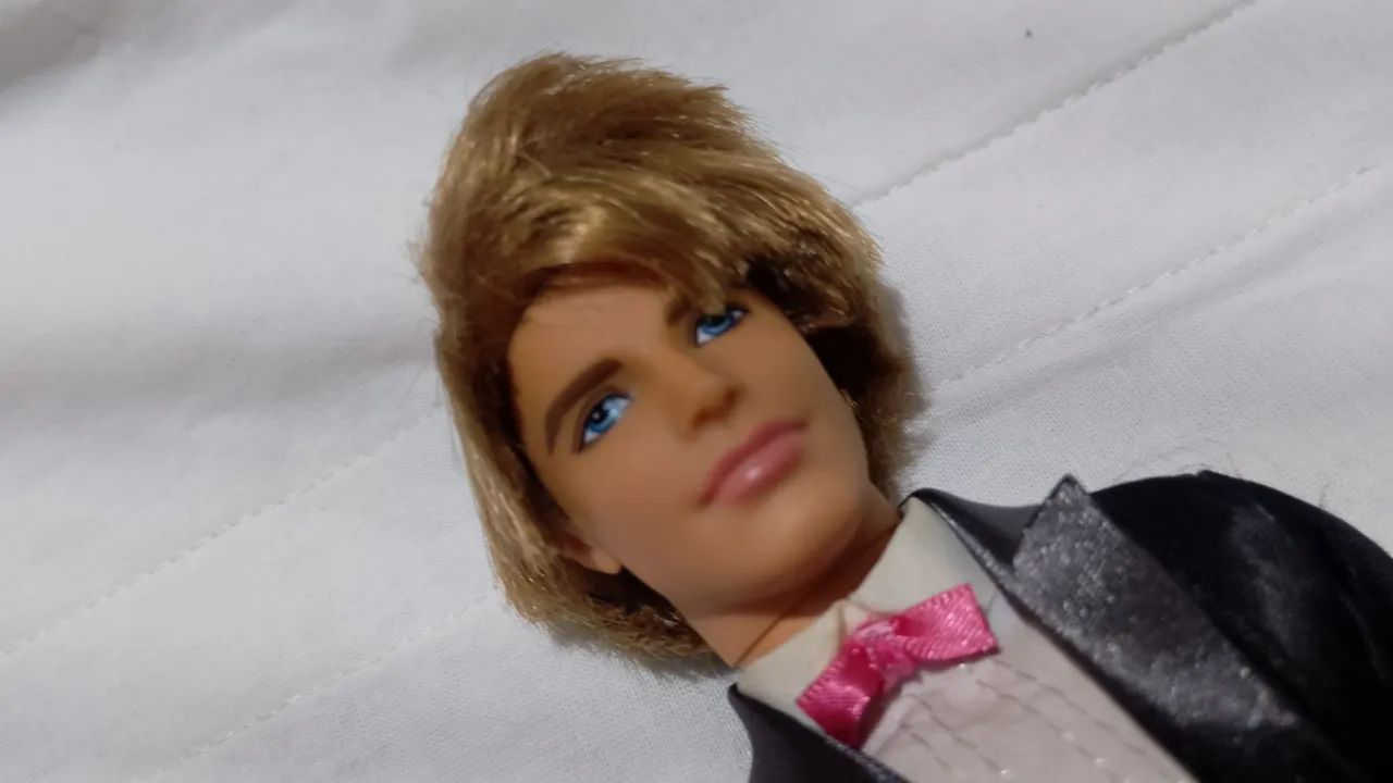 Boneco ken