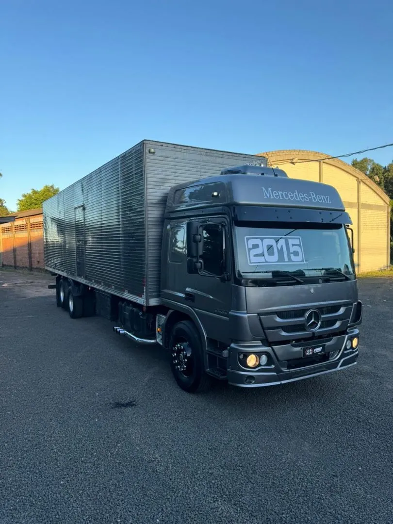 Atego truck bau 2015 automático