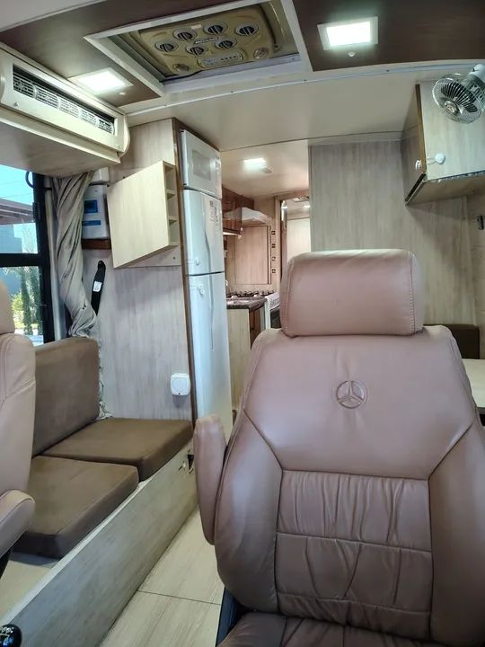 Motorhome PLACA PRETA Larturist 195.000km originais - Foto 13