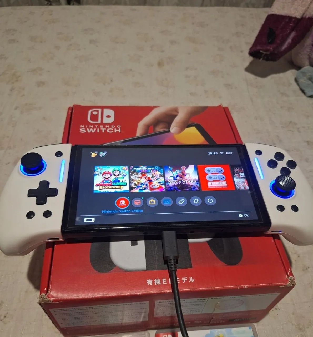 Nintendo Switch OLED + controle adicional e case