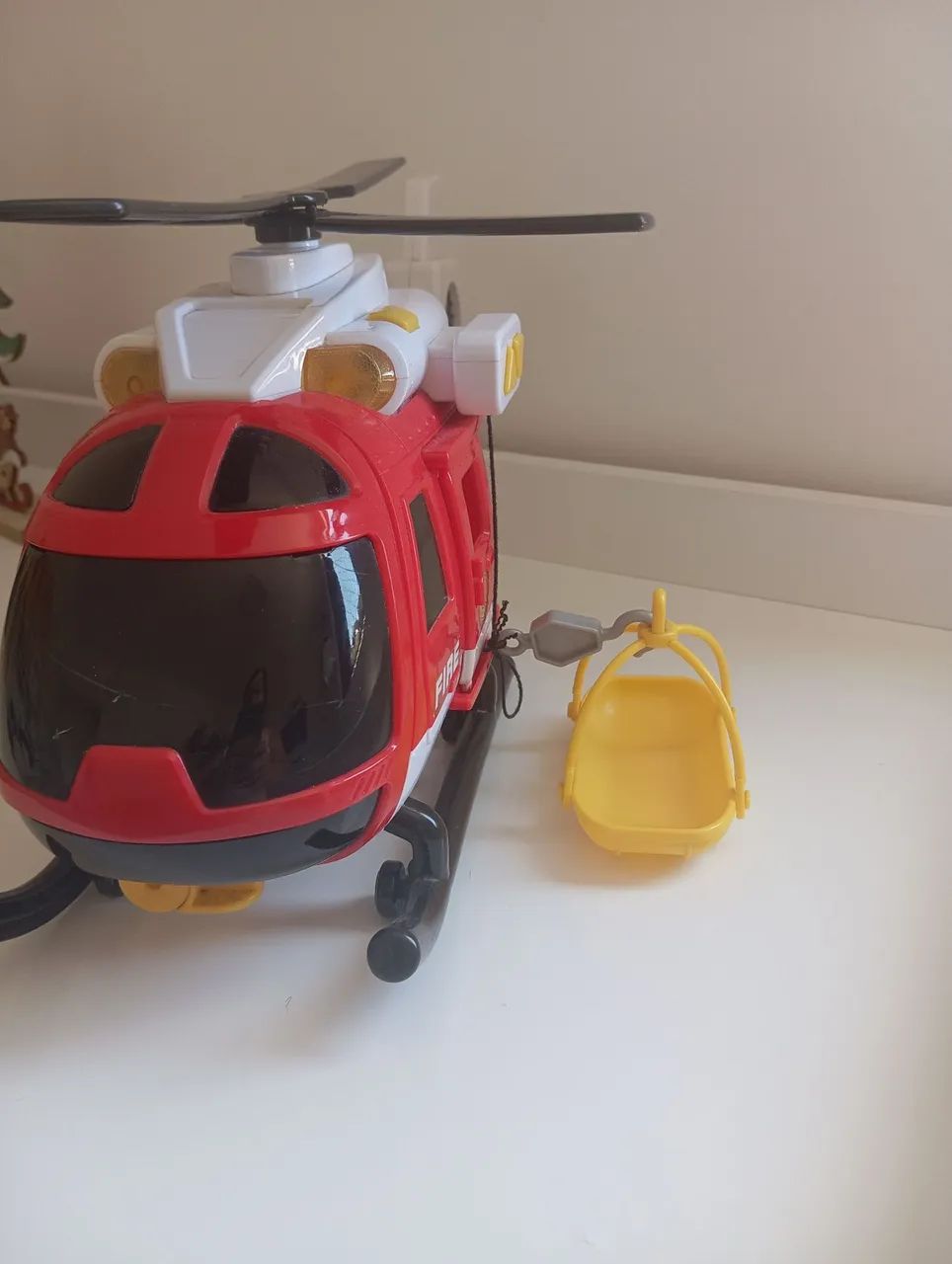 VENDE SE HELICÓPTERO DE BRINQUEDO - Foto 2
