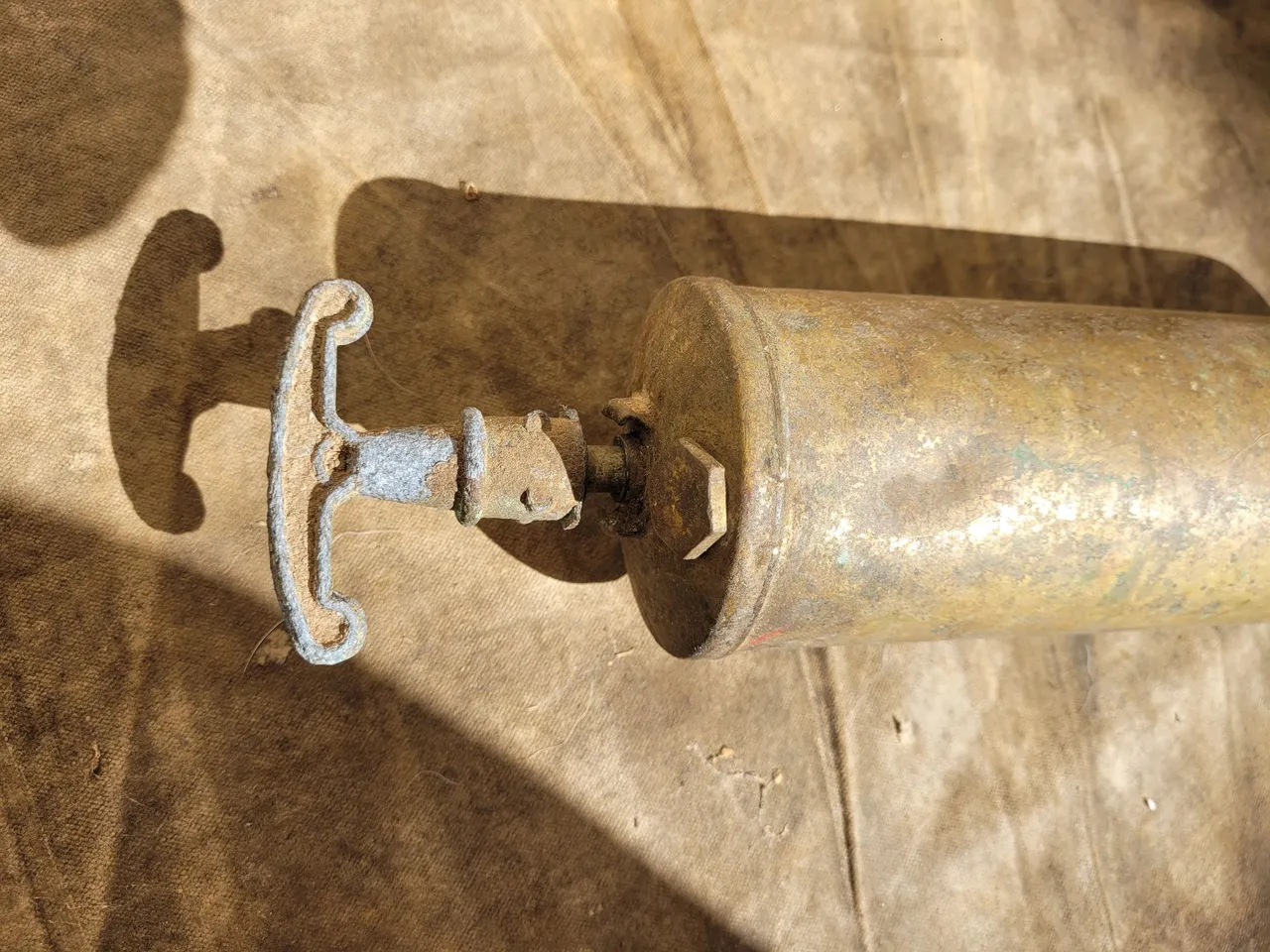 Antigo pulverizador decorativo