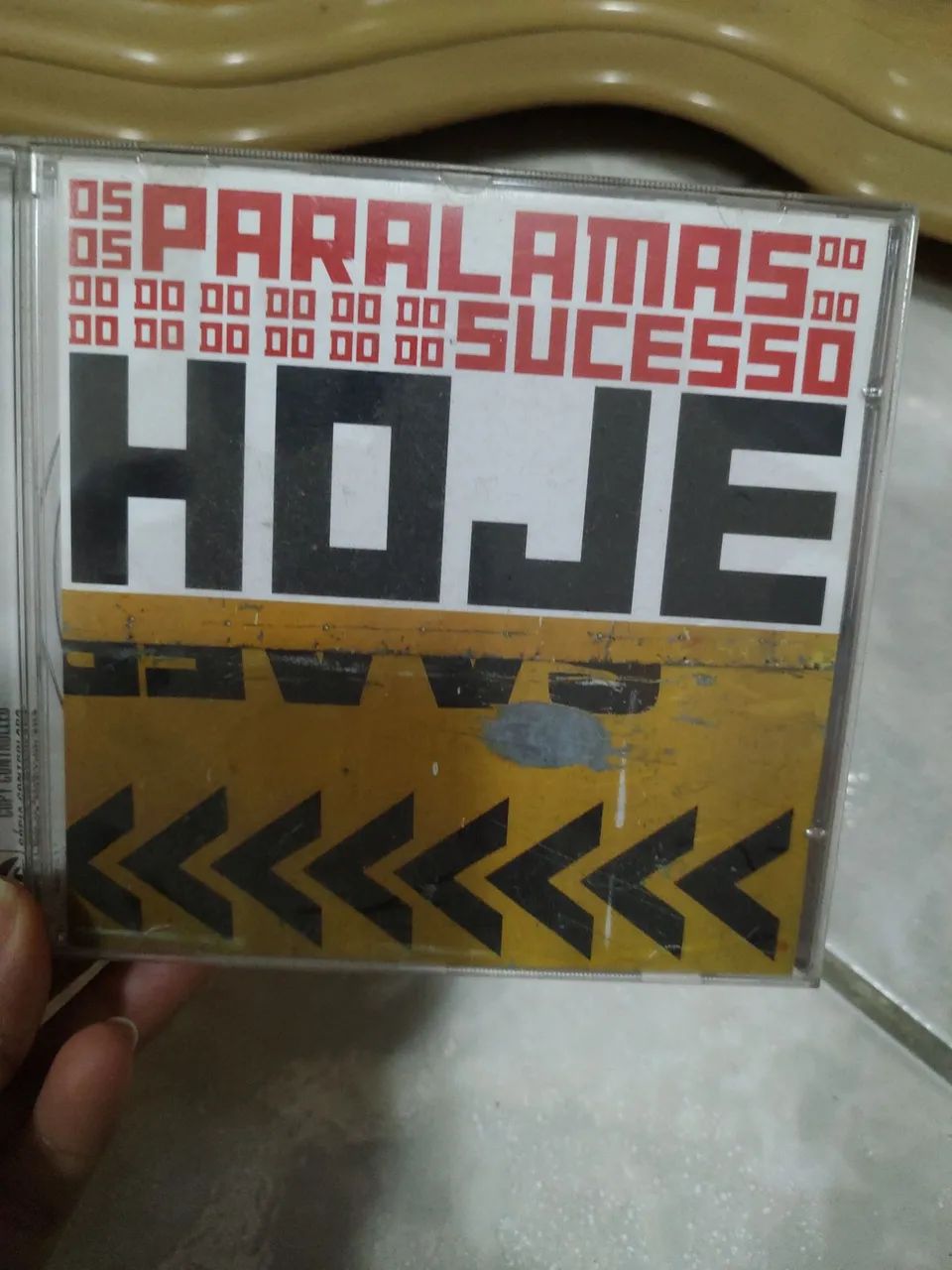 Lote de CDs originais.