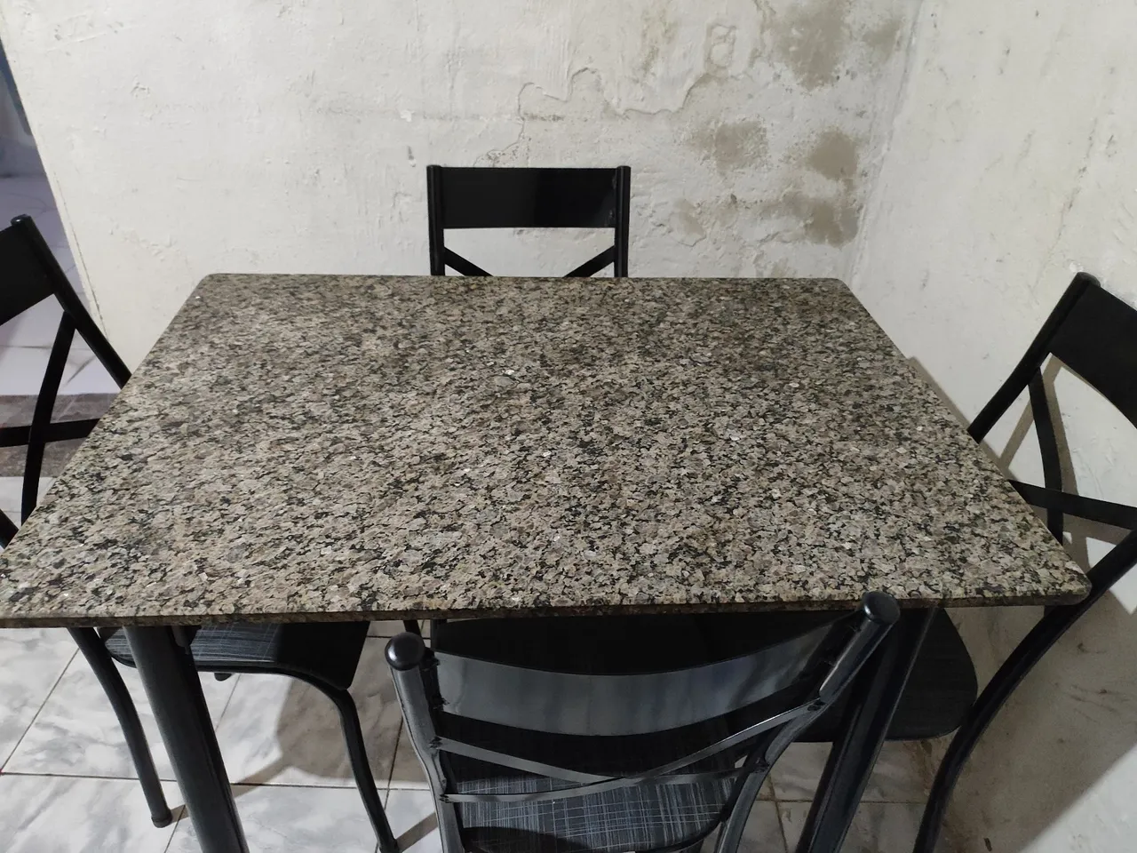 Mesa de Jantar com 4 Cadeiras
