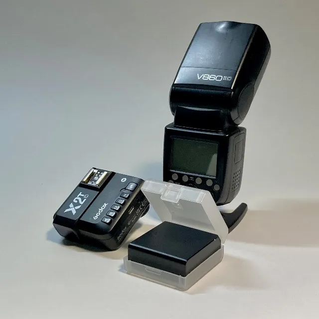 Kit Radio Flash + Flash V860II Godox p/ Canon