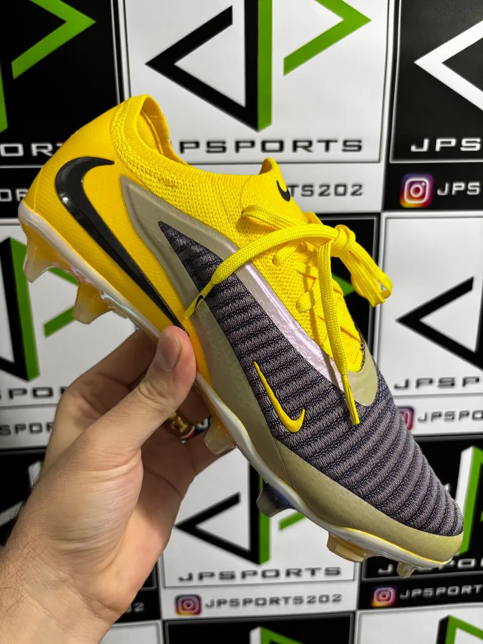 Chuteira Nike 