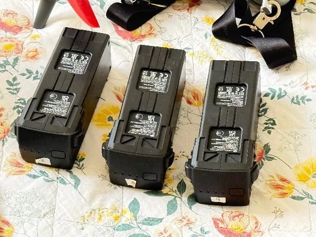 Drone DJI Mavic 3 Fly More Combo + Controle com Tela + 3 Baterias + Carregador Inteligente - Foto 4