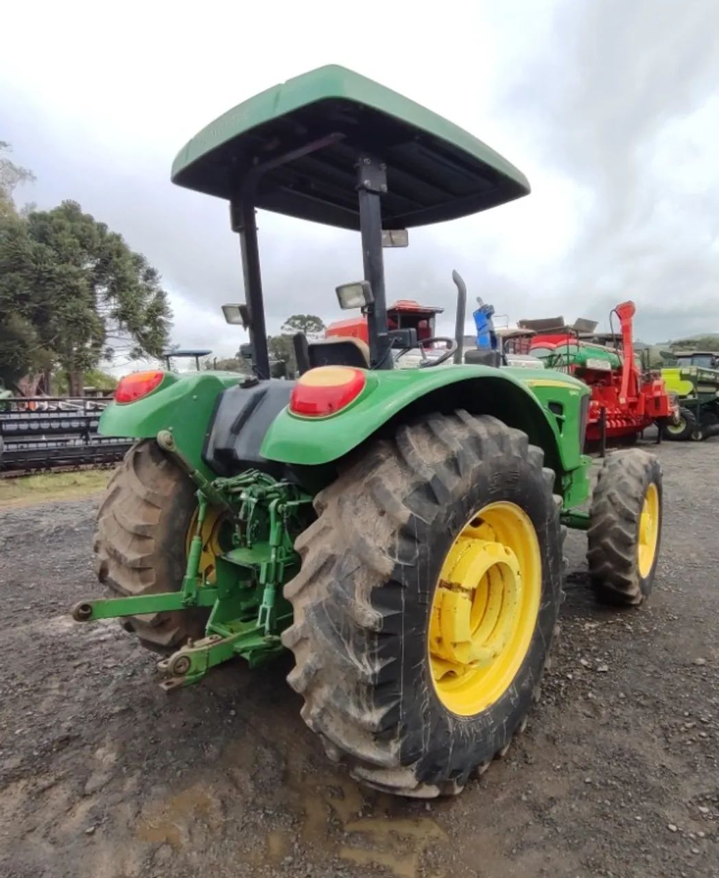 Trator John Deere - JD5085E. Fabricação 2013 - Foto 5