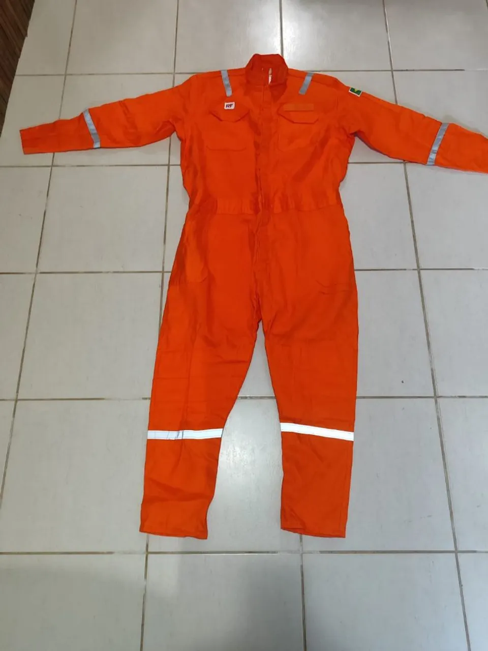 Macacão de Trabalho Laranja com Faixas Refletivas