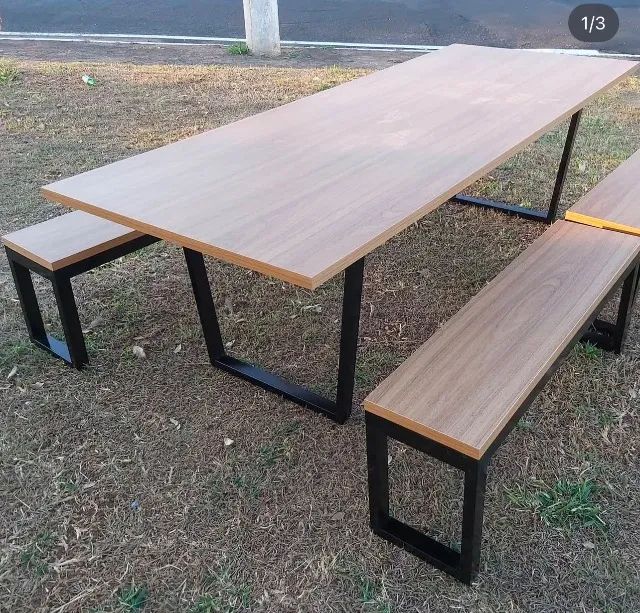 Mesa estilo industrial 2,20 X 1,00m com 4 bancos