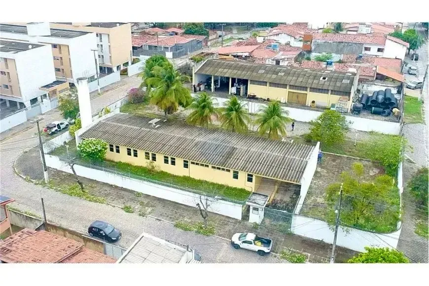Terreno de Esquina em Lagoa Nova com 2.500 m² + Galpão Construído Oportunidade Única para