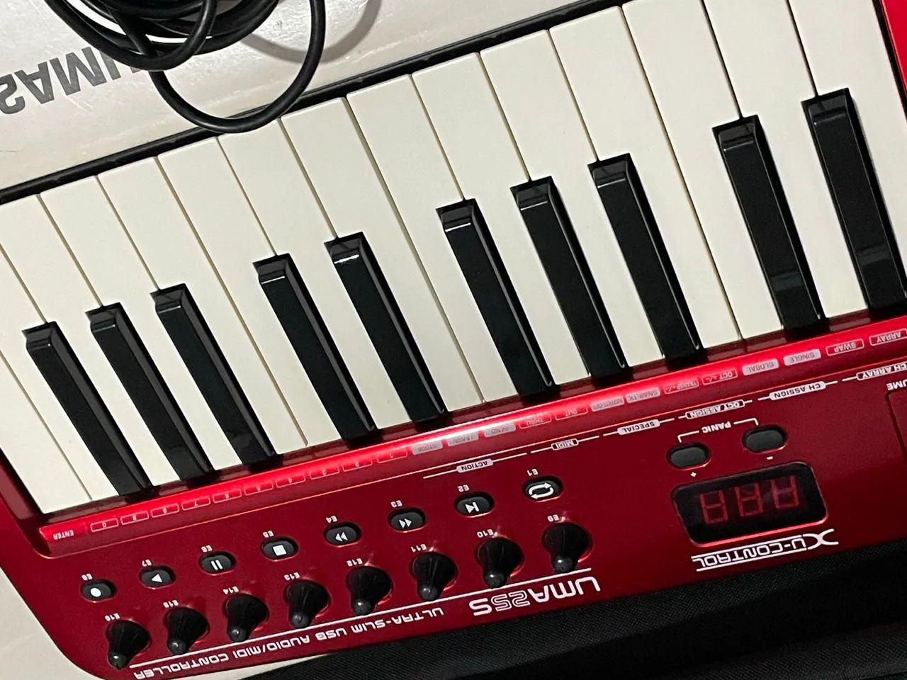 Controlador placa de áudio behringer Uma25s - Foto 4