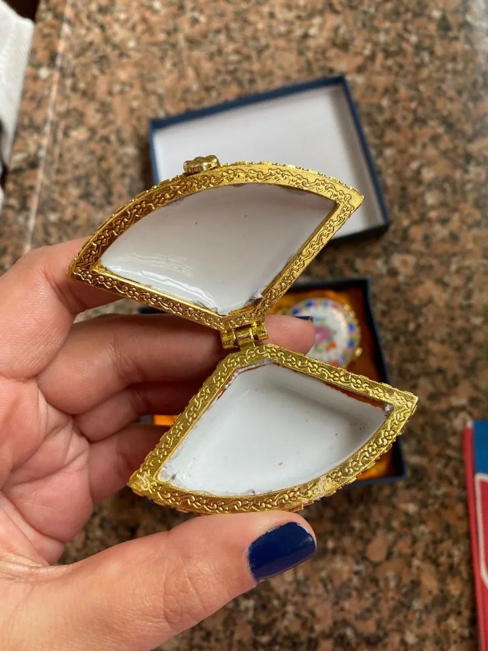 Conjunto de miniaturas de porcelana floral - Foto 3
