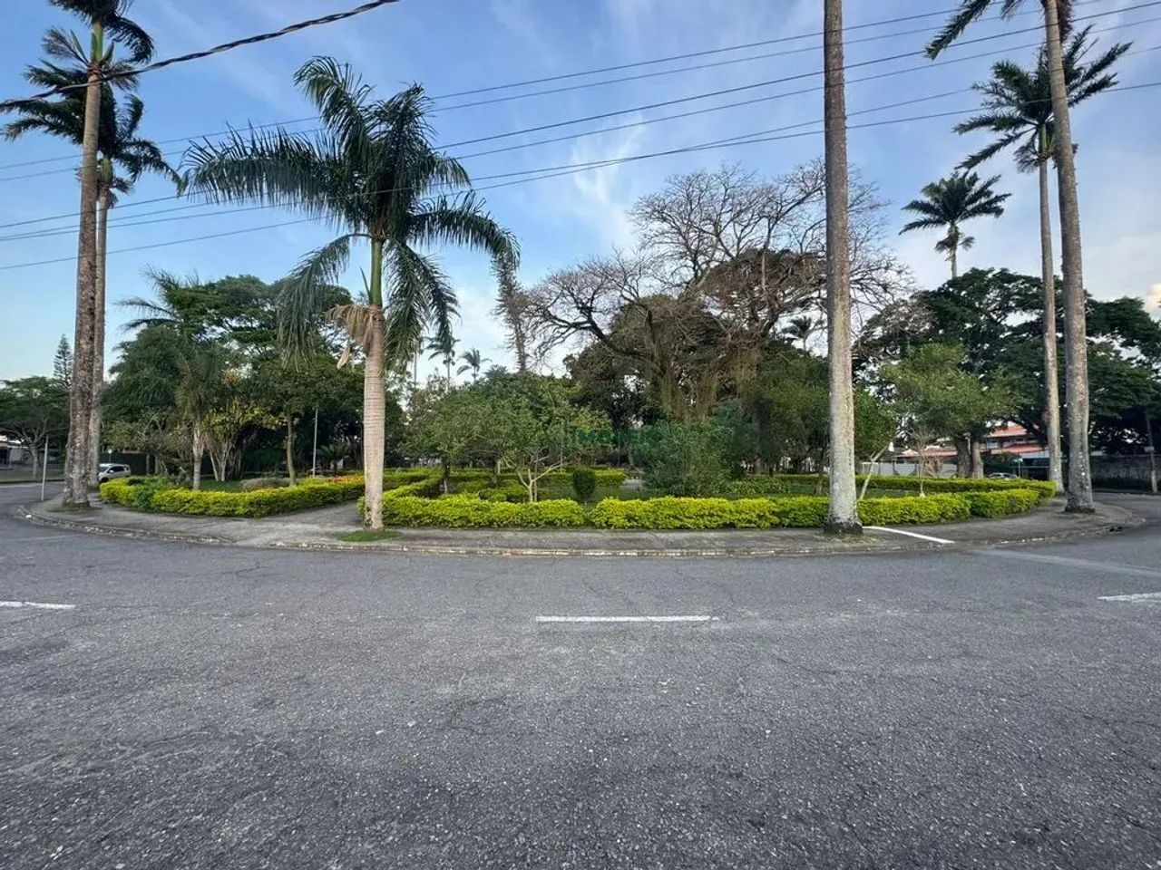 Terreno à venda no Esplanada Frente para a Praça Sinésio Martins ...