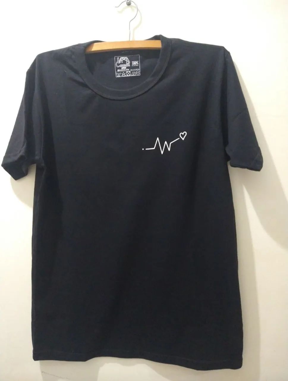 Camiseta Namorados Preta - Foto 2