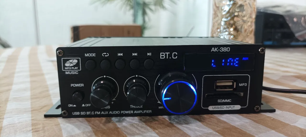 Mini Amplificador AK-380 USB/SD/FM/AUX