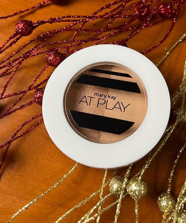 Duo de Pó Bronzeador & Iluminador 5 g At Play Mary Kay  - Foto 6
