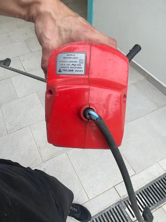 Roçadeira beaver light 1.200w 220v pouco uso - Foto 2