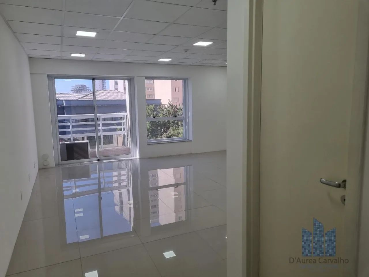 Conjunto Comercial para Venda em São Paulo, Liberdade, 2 banheiros, 1 vaga - Foto 2