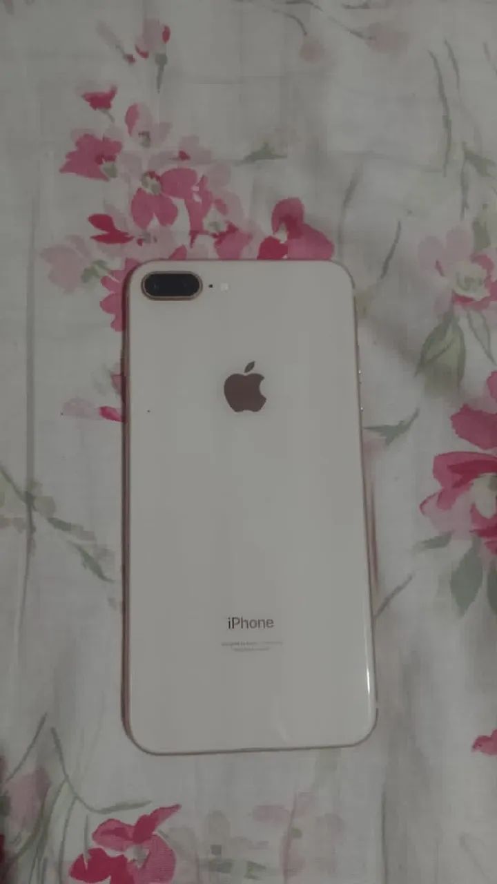 iPhone 8 Plus 