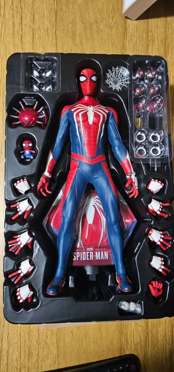 Spiderman Advanced Suit Hot Toys - Hobbies e coleções - Nova Santa