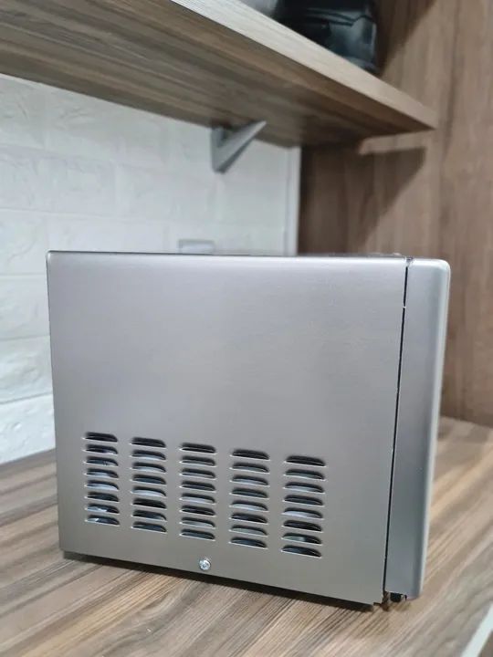 Micro-ondas Electrolux 20L todo Inox- porta Espelhada - Foto 4