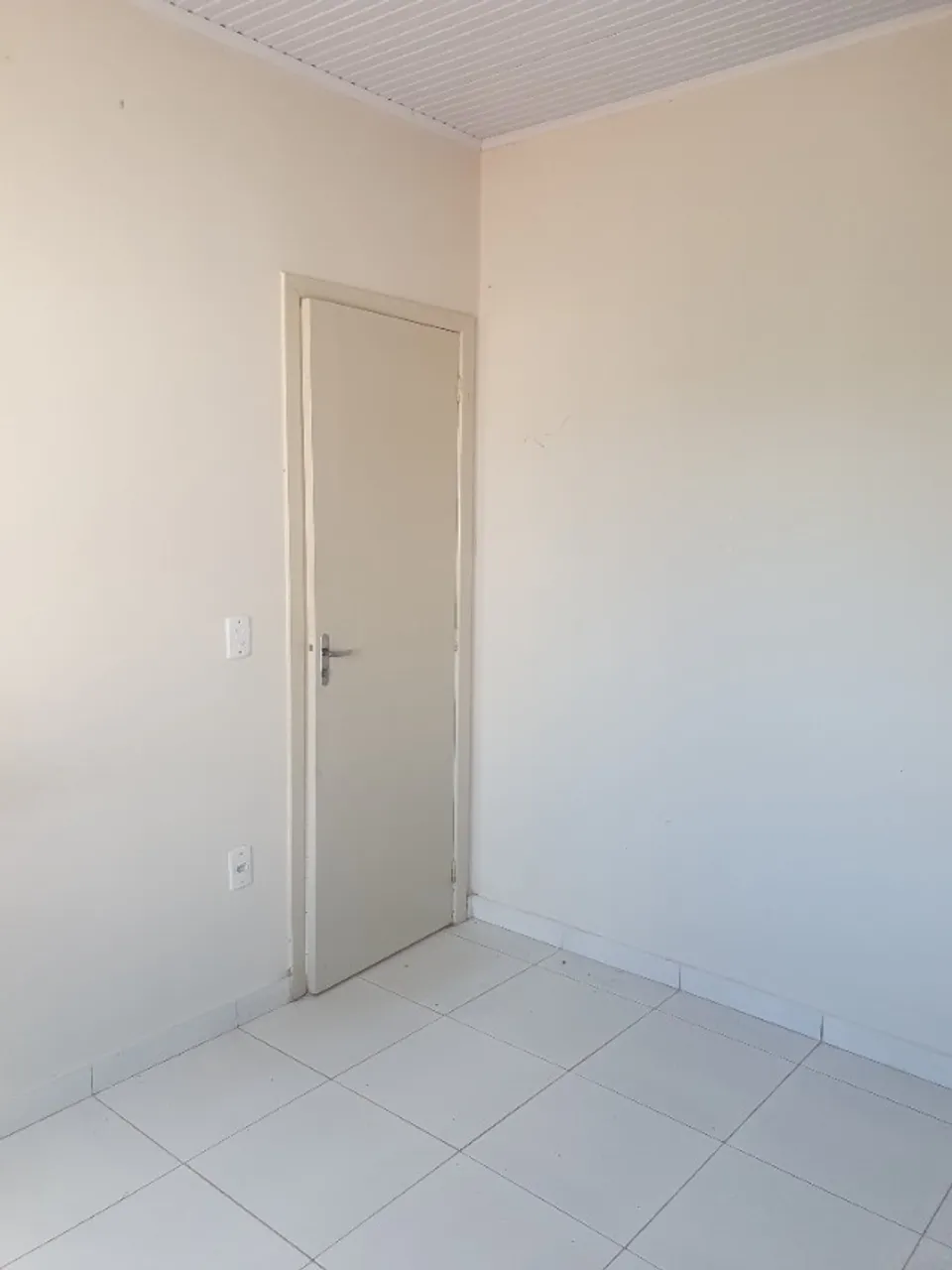 Alugo Casa no Bonsucesso 2 Quartos