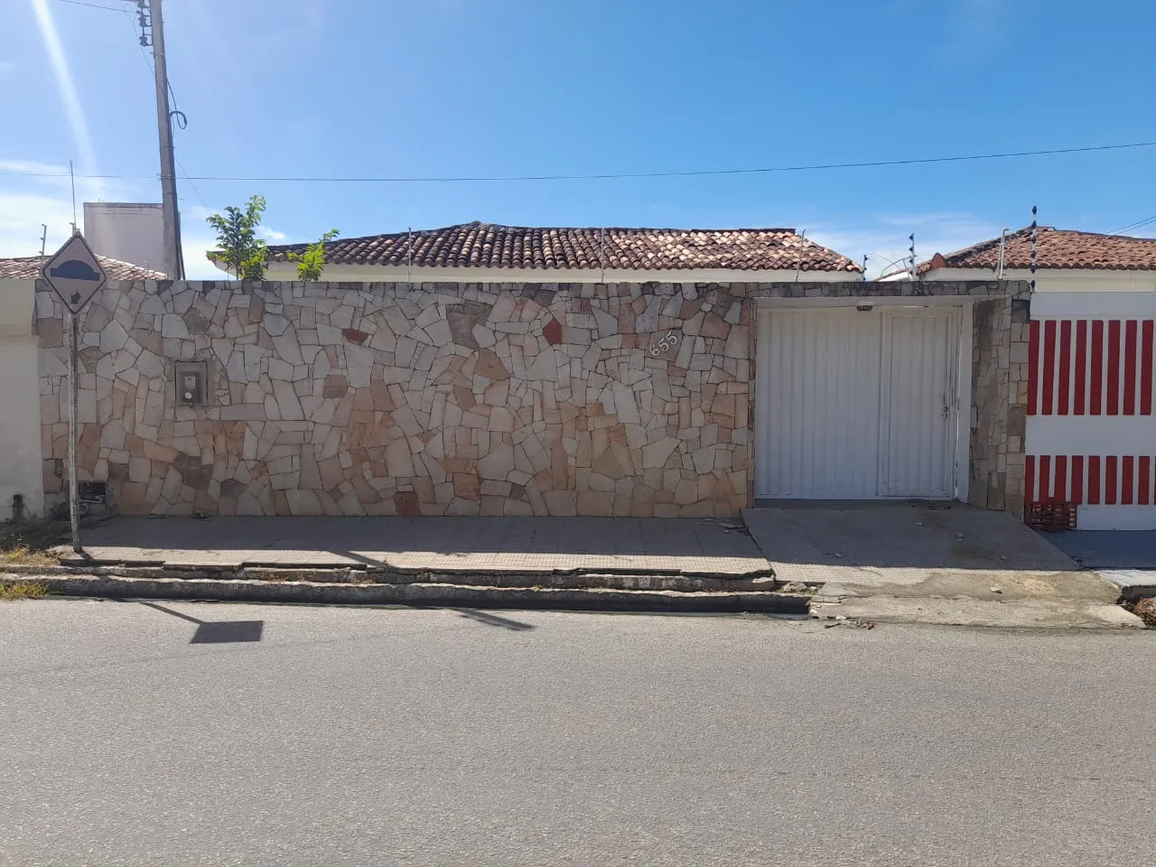 Imóvel para aluguel tem 300 metros quadrados com 6 quartos em Brasília - Arapiraca - AL