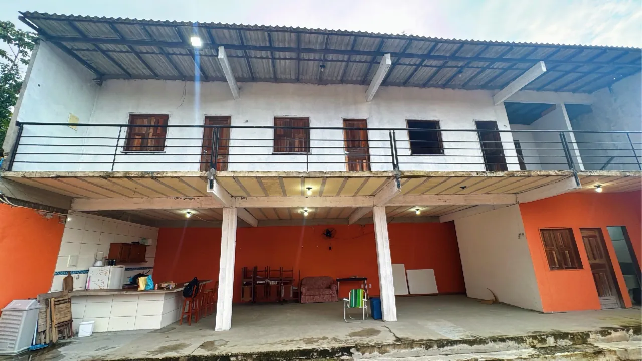 ALUGA-SE CASA NA PRAIA ARIRAMBA