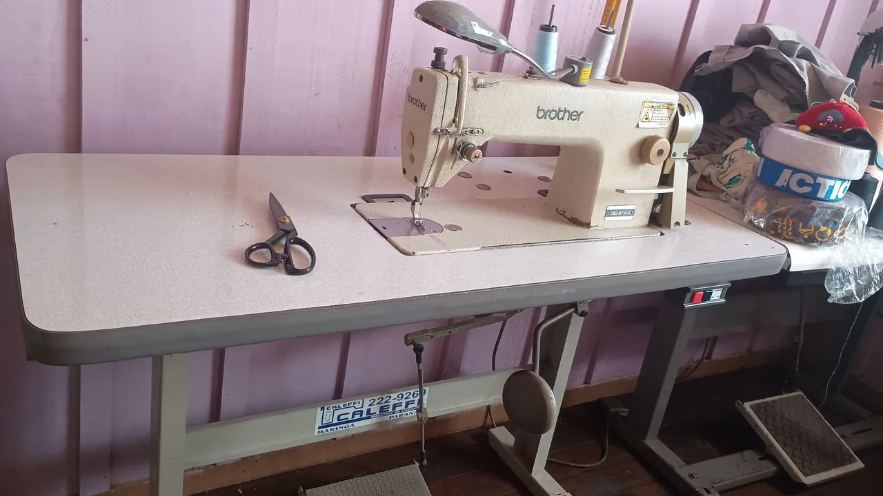 Máquina de costura industrial Brother