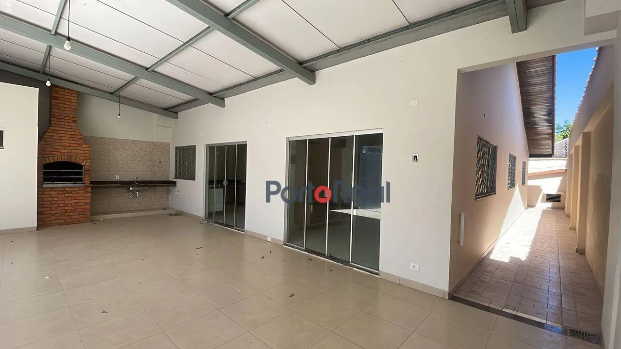 Casa com 3 dormitórios para alugar, 229 m² por R$ 3.500,00/mês - Centro - Ji-Paraná/RO