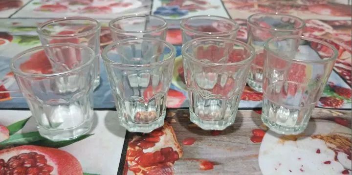 Copos de cachaça e pinga